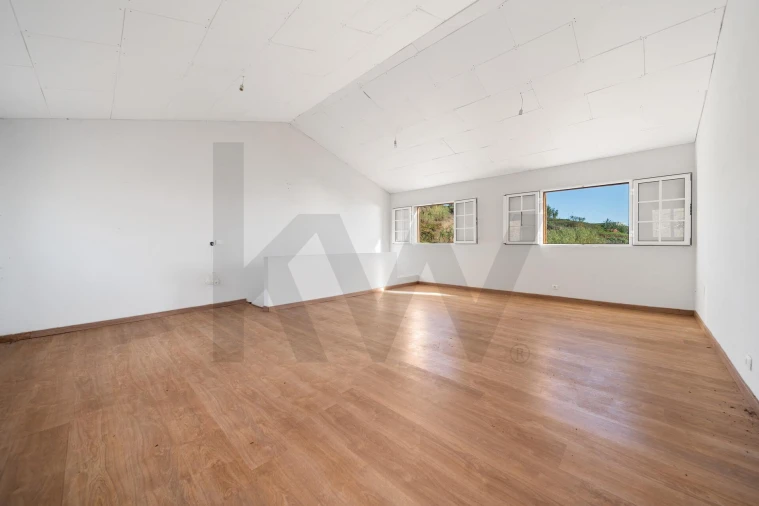 Moradia T1 para Venda em Fajã da Ovelha Foto 13