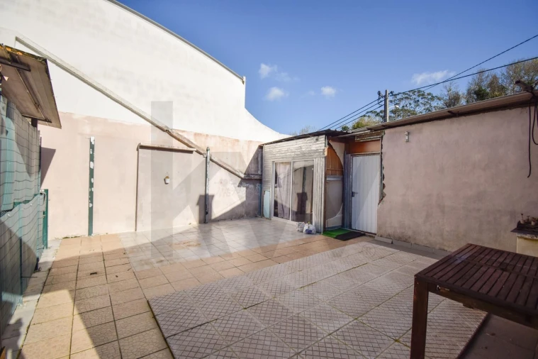 Moradia T3 para Venda em Lousa Foto 32