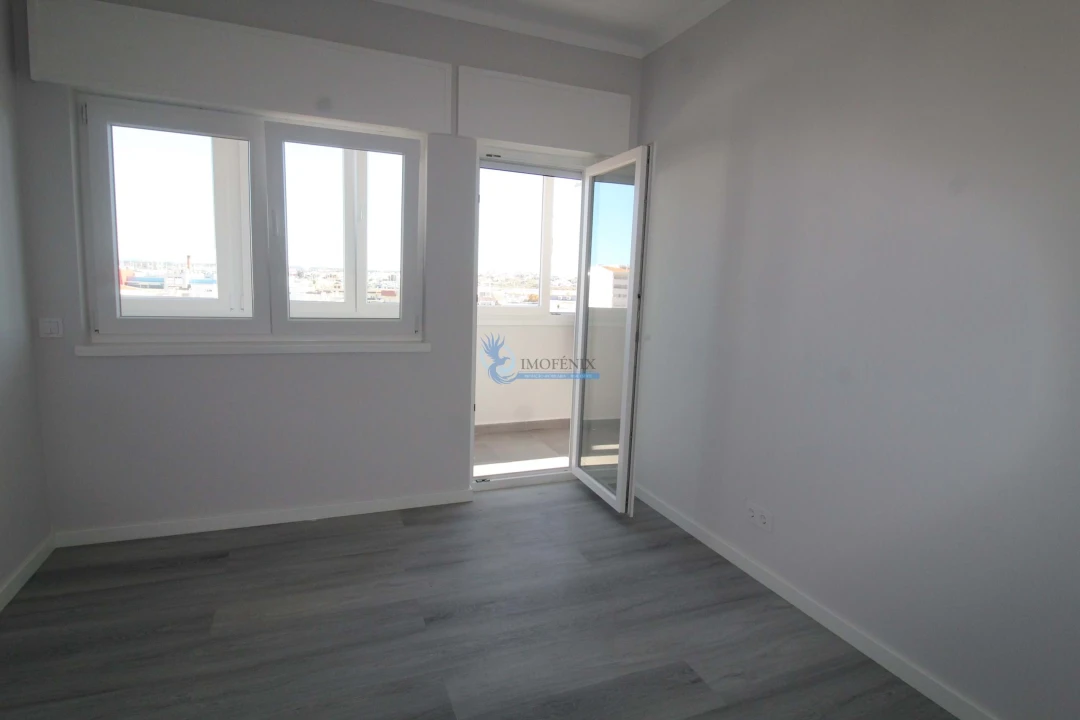 Apartamento T3 para Venda em Portimão Foto 19