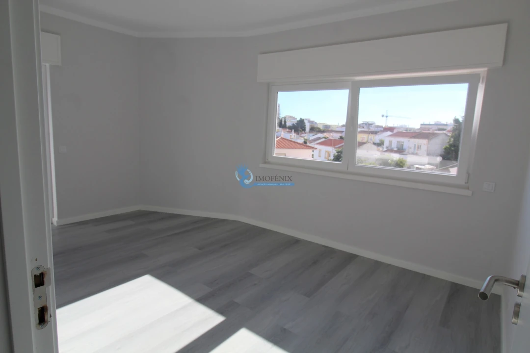 Apartamento T3 para Venda em Portimão Foto 20