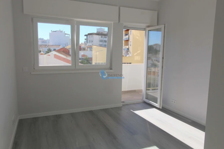 Apartamento T3 para Venda em Portimão Foto 13