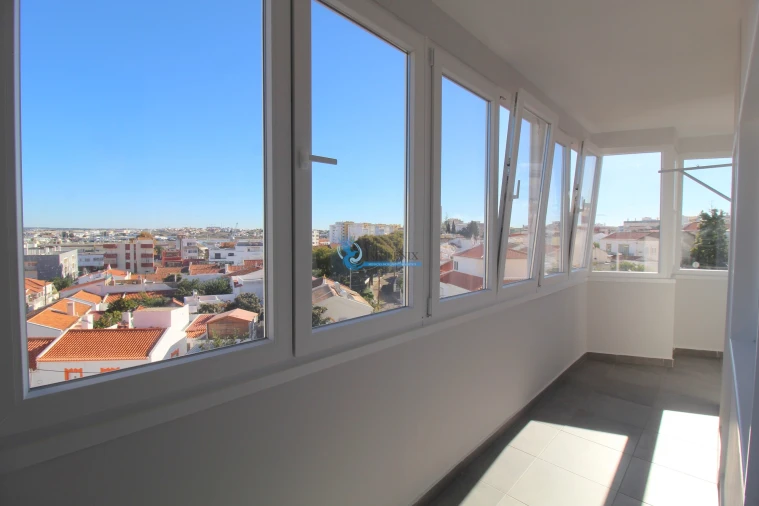 Apartamento T3 para Venda em Portimão Foto 2