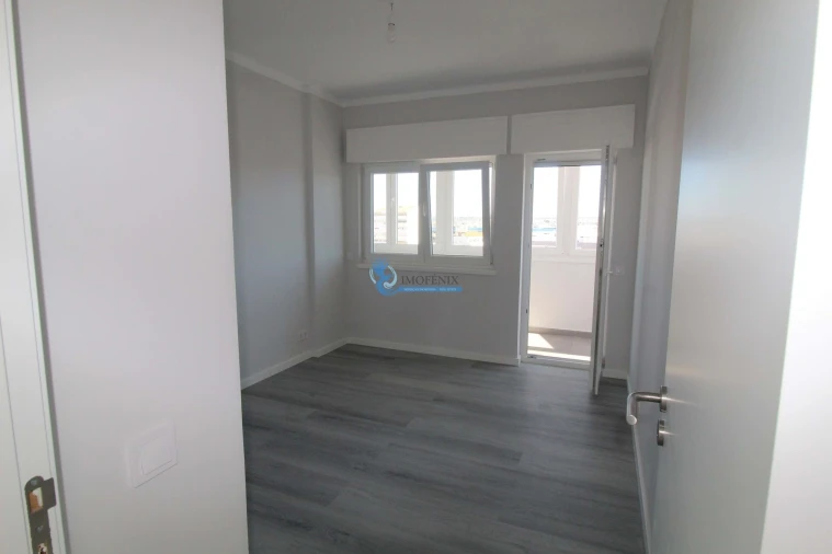Apartamento T3 para Venda em Portimão Foto 18