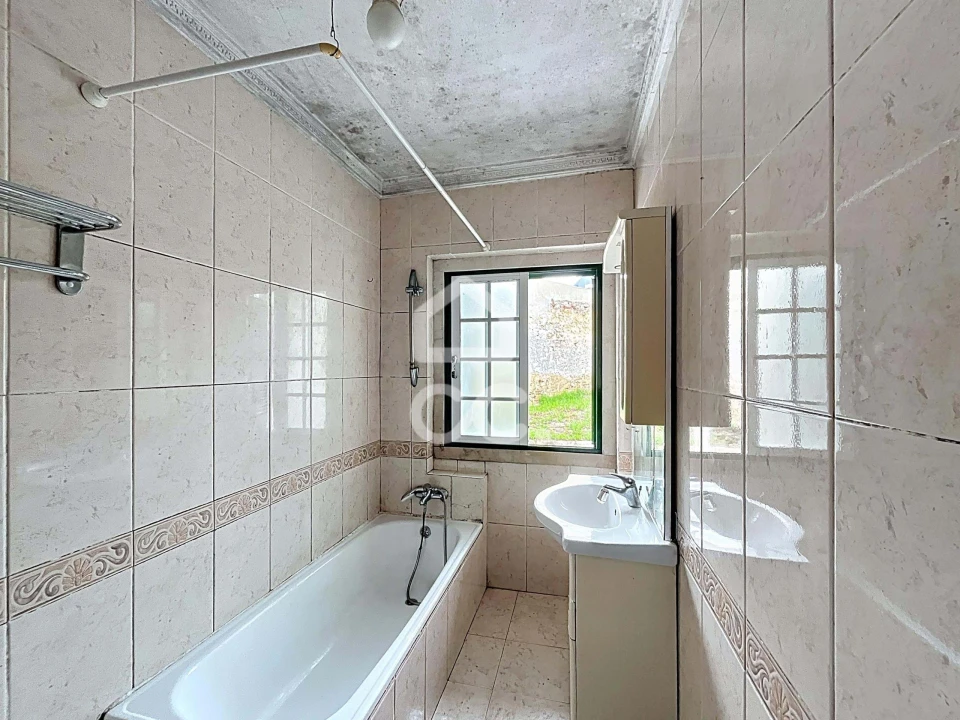 Moradia T9 para Venda em Tornada e Salir do Porto Foto 9