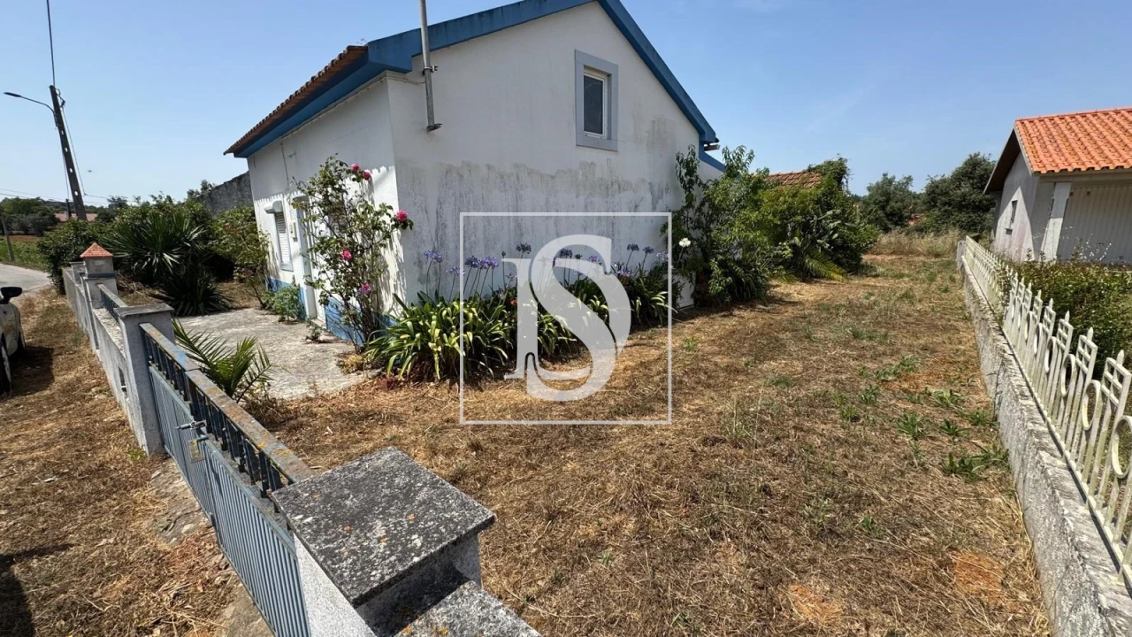 Moradia T2 para Venda em Turquel Foto 4