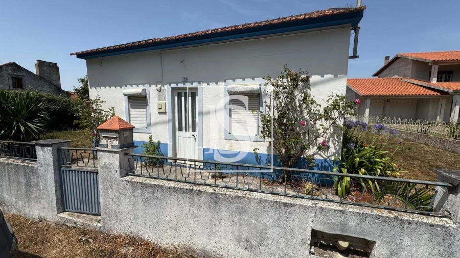 Moradia T2 para Venda em Turquel Foto 2