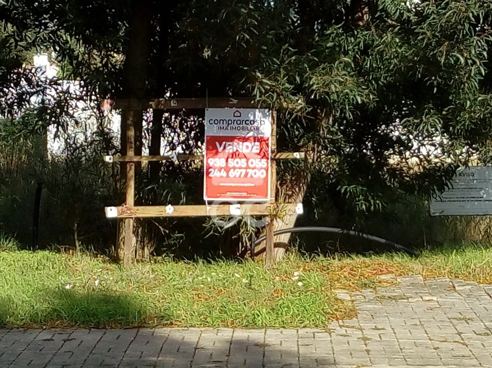 Terreno para Venda em Marinha Grande Foto 1