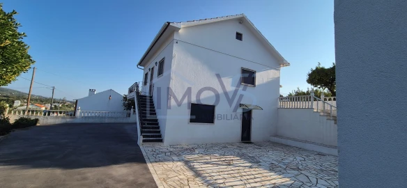 Moradia T3 para Venda em Areias e Pias