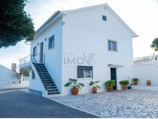 Moradia T3 para Venda em Areias e Pias Foto 1