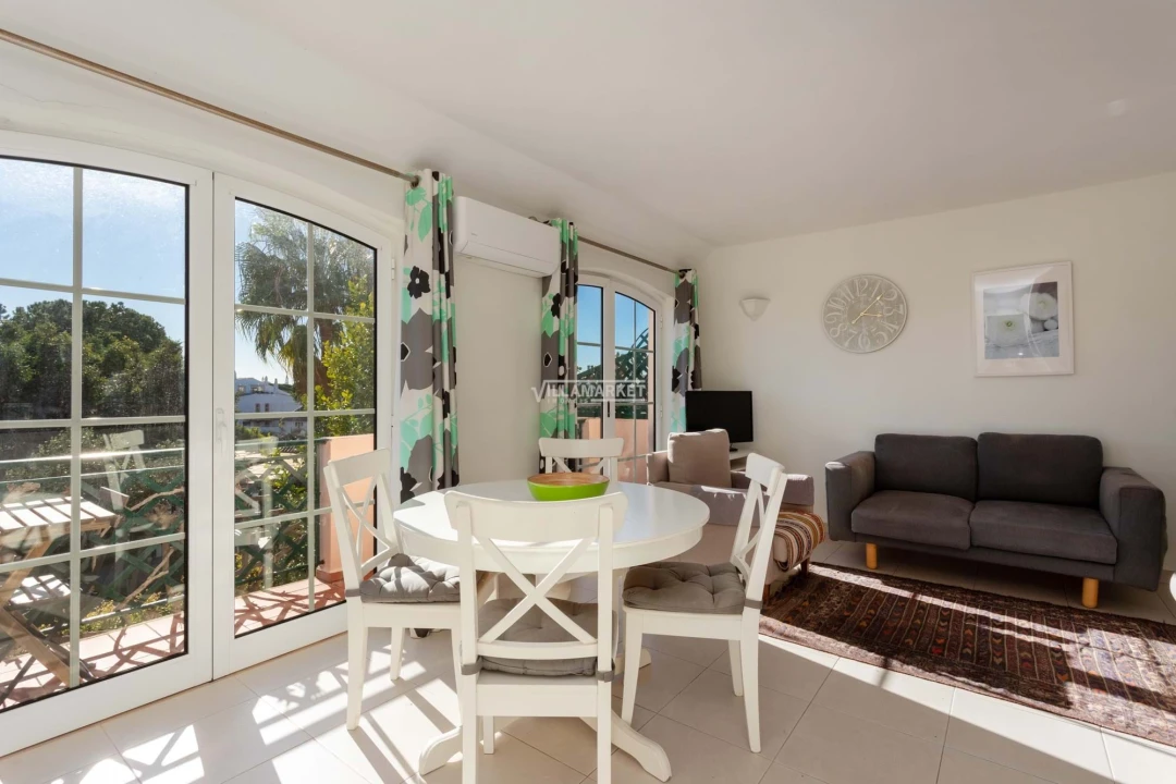 Apartamento T2 para Venda em Quarteira Foto 3