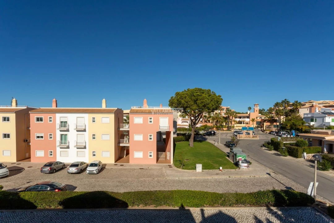 Apartamento T2 para Venda em Quarteira Foto 21