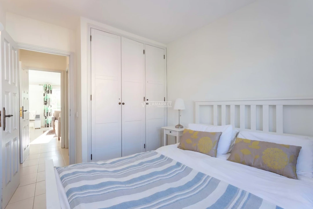 Apartamento T2 para Venda em Quarteira Foto 8