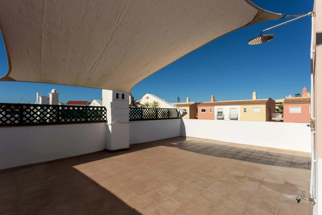 Apartamento T2 para Venda em Quarteira Foto 15