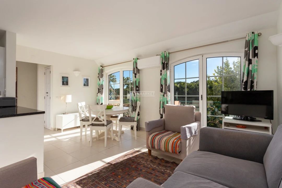 Apartamento T2 para Venda em Quarteira Foto 2