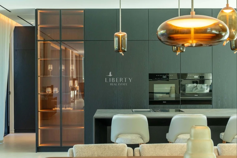 Moradia T8 para Venda em Almancil Foto 11