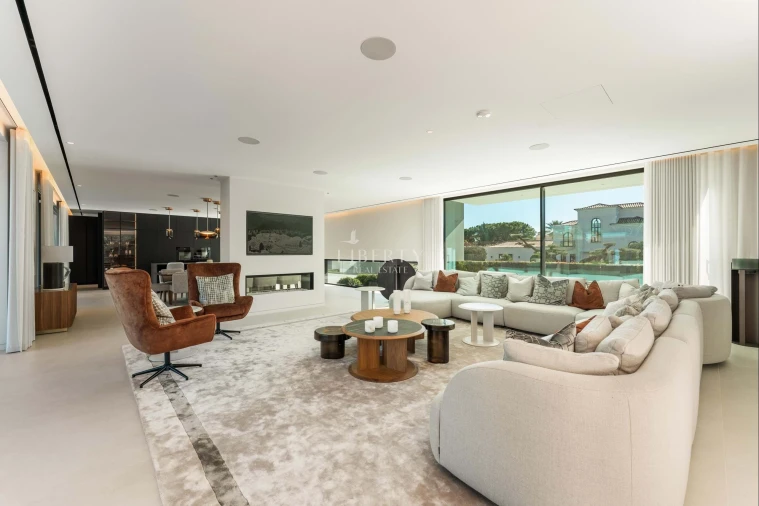 Moradia T8 para Venda em Almancil Foto 5