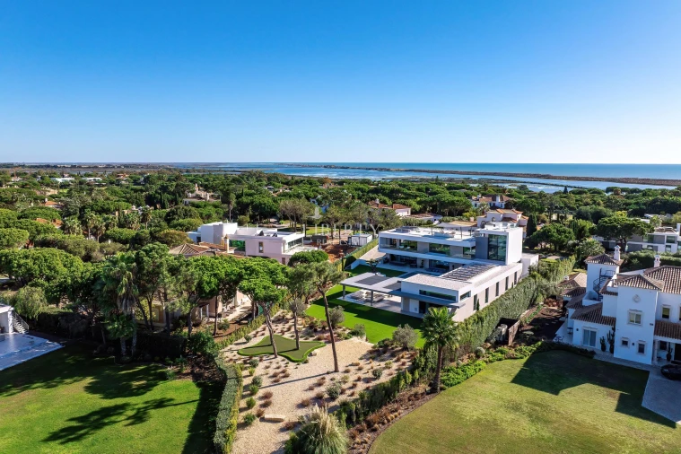 Moradia T8 para Venda em Almancil Foto 45