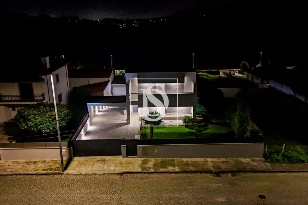 Moradia T4 para Venda em Tamel (São Verissimo) Foto 47