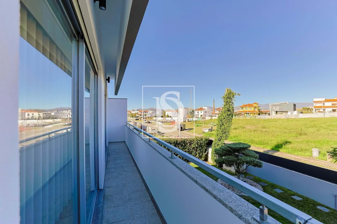 Moradia T4 para Venda em Tamel (São Verissimo) Foto 32