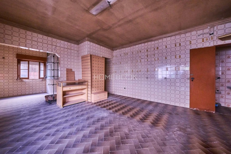 Prédio para Venda em Casal de Cambra Foto 4