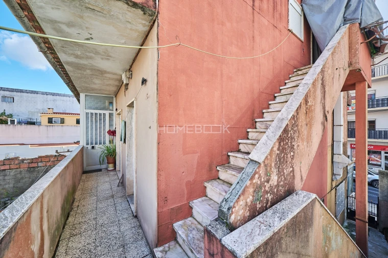 Prédio para Venda em Casal de Cambra Foto 11