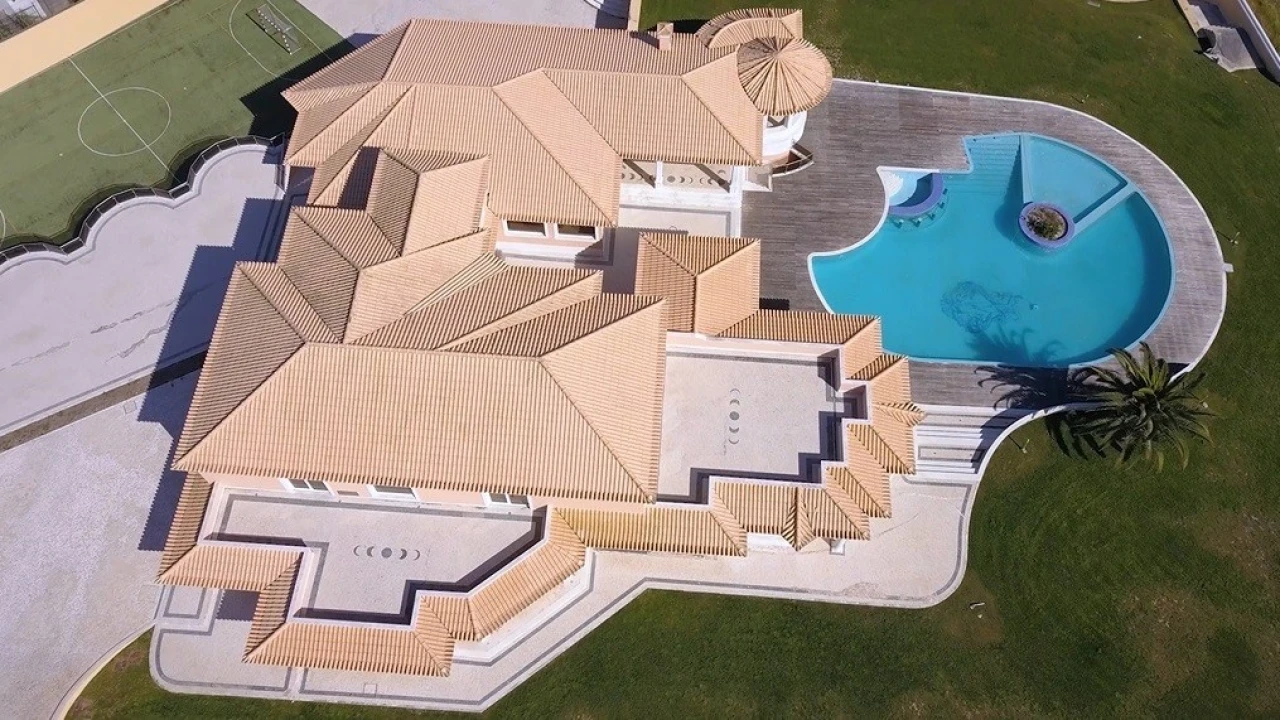 Moradia T5 para Venda em Agualva e Mira-Sintra Foto 4