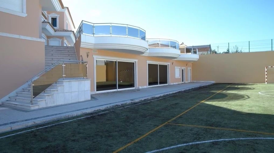 Moradia T5 para Venda em Agualva e Mira-Sintra Foto 5