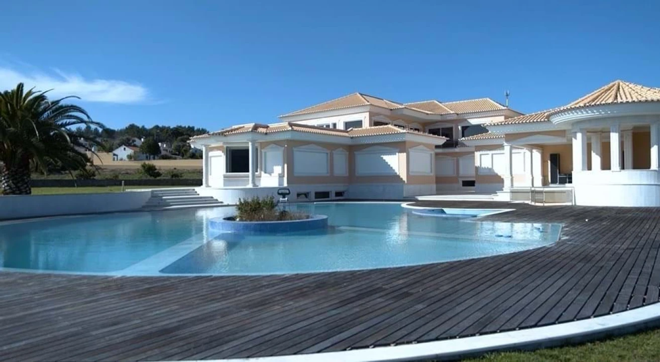 Moradia T5 para Venda em Agualva e Mira-Sintra Foto 2