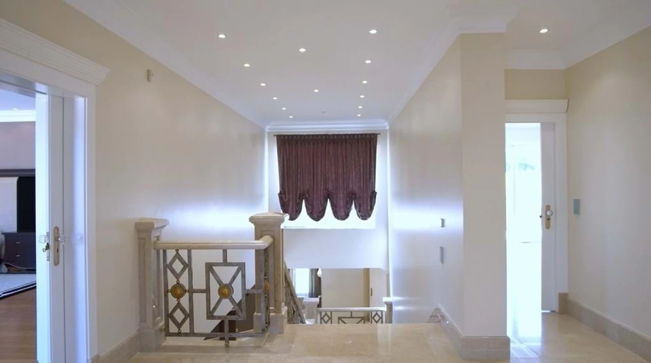 Moradia T5 para Venda em Agualva e Mira-Sintra Foto 31