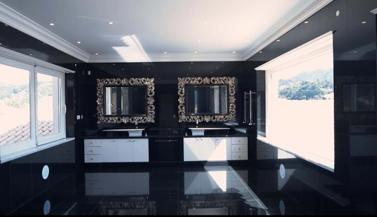 Moradia T5 para Venda em Agualva e Mira-Sintra Foto 29