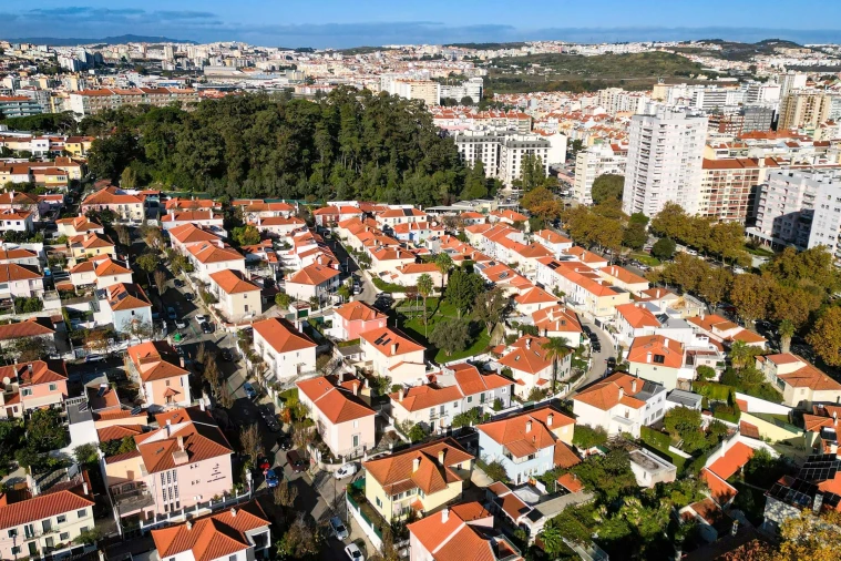 Moradia T4 para Venda em Benfica Foto 36