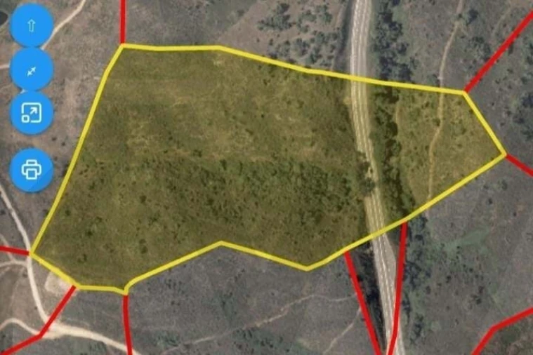 Terreno para Venda em Santana da Serra Foto 2