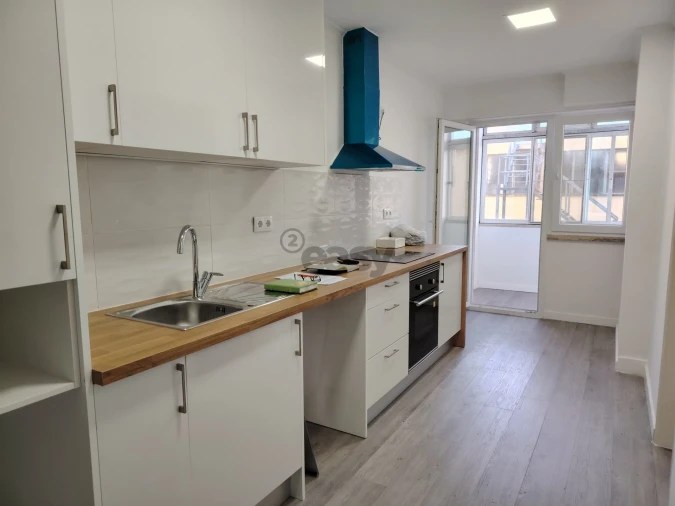 Apartamento T4 para Arrendamento em Benfica