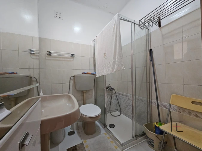 Apartamento T2 para Venda em Agualva e Mira-Sintra Foto 12