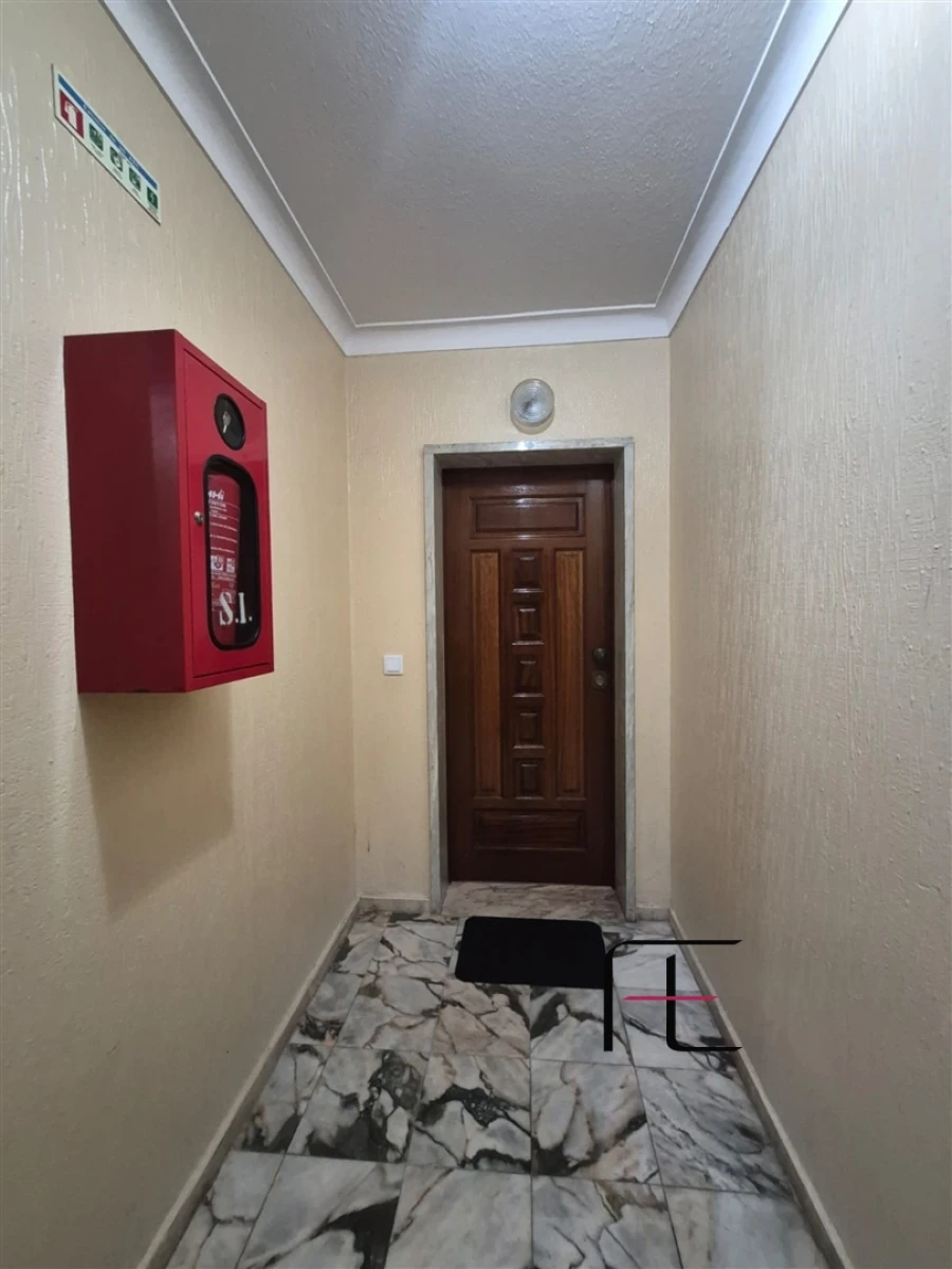 Apartamento T2 para Venda em Cacém e São Marcos Foto 16