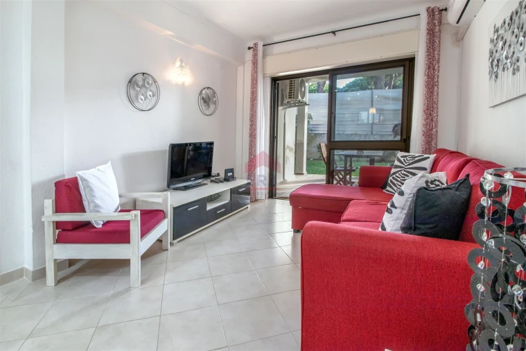 Apartamento T0 para Venda em Albufeira e Olhos de Água Foto 6