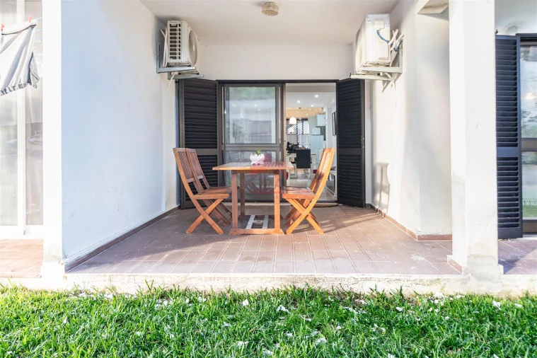 Apartamento T0 para Venda em Albufeira e Olhos de Água Foto 3