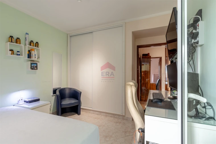 Apartamento T3 para Venda em Olhão Foto 29