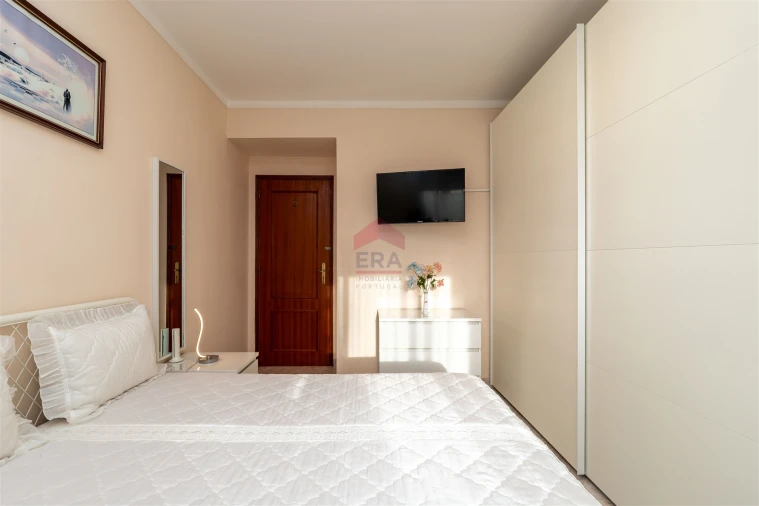 Apartamento T3 para Venda em Olhão Foto 31