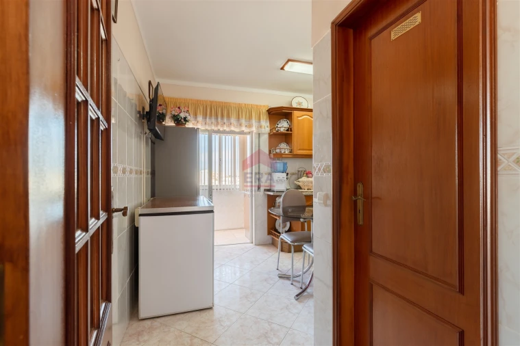 Apartamento T3 para Venda em Olhão Foto 7