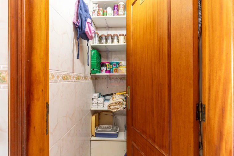 Apartamento T3 para Venda em Olhão Foto 23