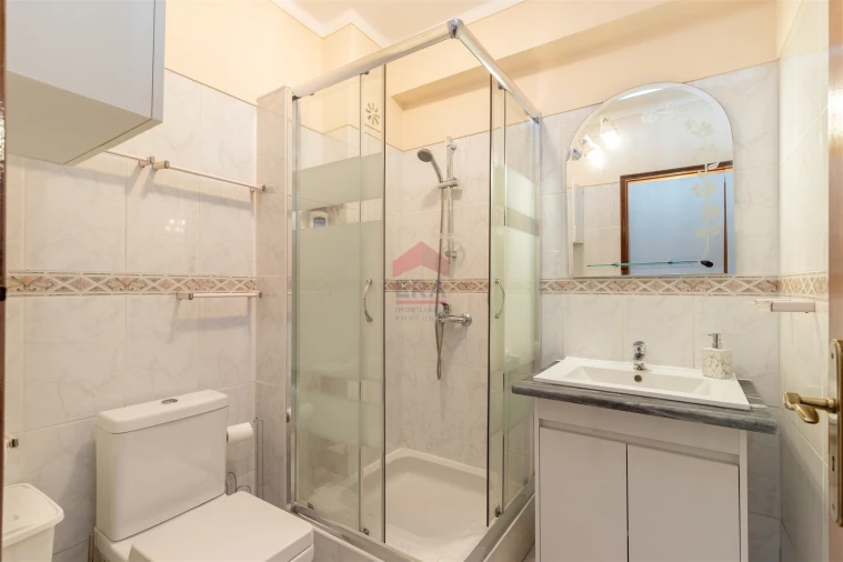 Apartamento T3 para Venda em Olhão Foto 14