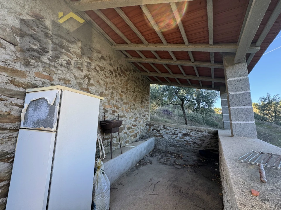 Quinta T0 para Venda em Escalos de Baixo e Mata Foto 12