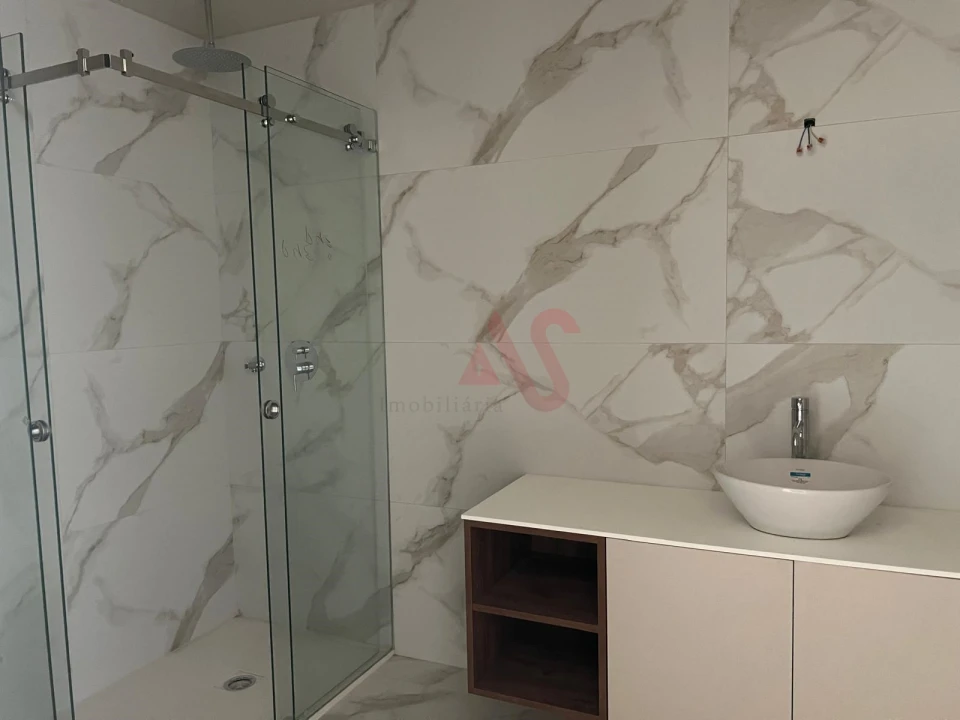 Apartamento T3 para Venda em Paços de Ferreira Foto 12