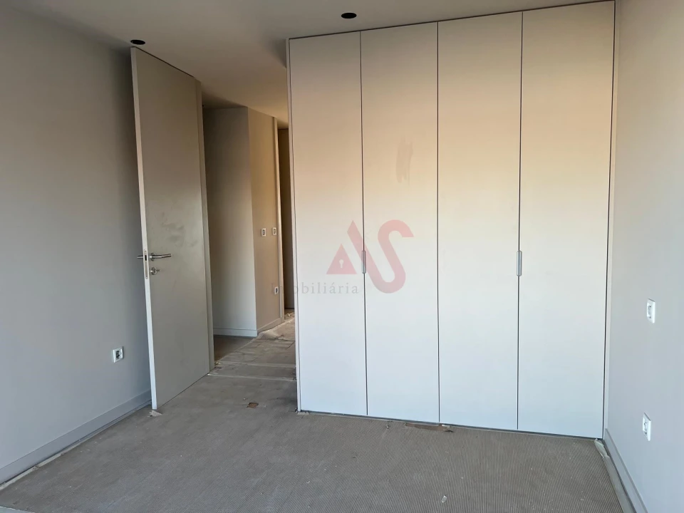Apartamento T3 para Venda em Paços de Ferreira Foto 9