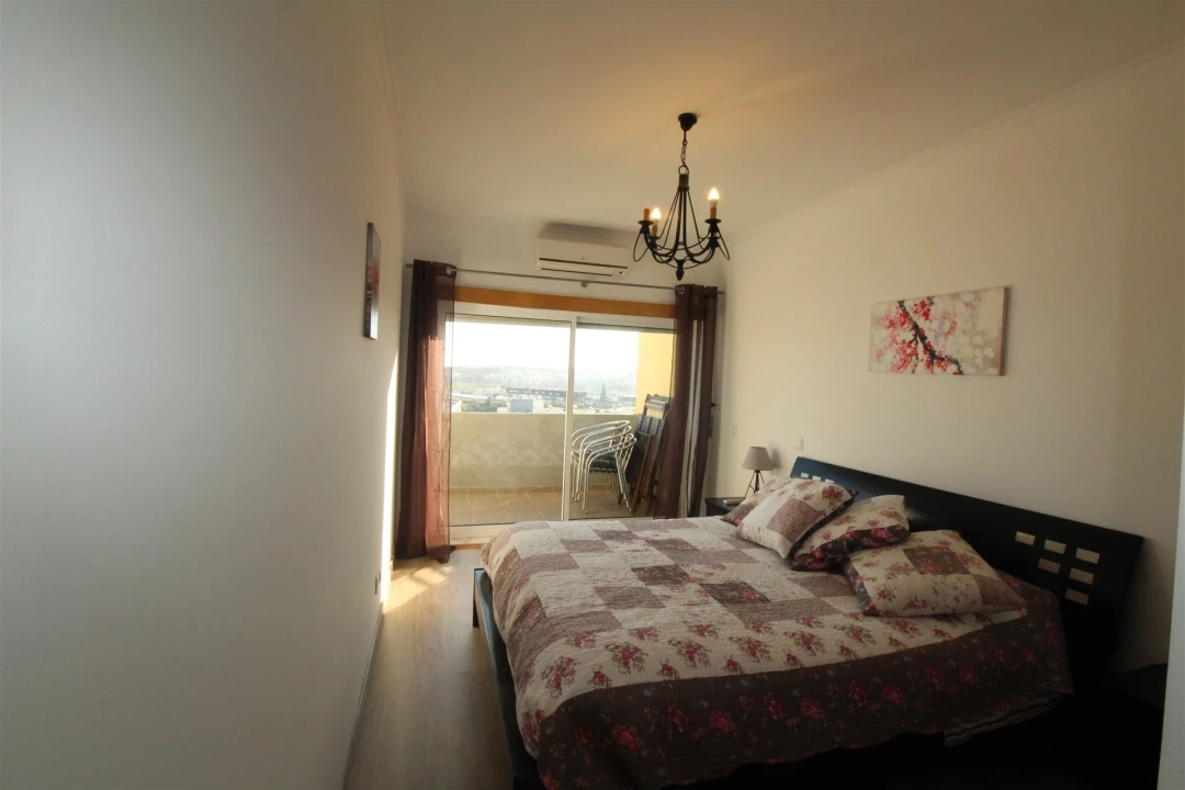 Apartamento T1 para Arrendamento em Lagos (São Sebastião e Santa Maria) Foto 14