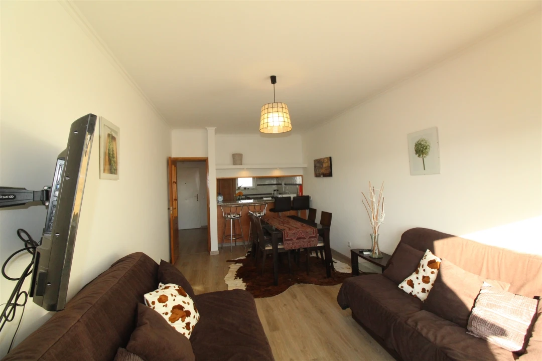 Apartamento T1 para Arrendamento em Lagos (São Sebastião e Santa Maria) Foto 8