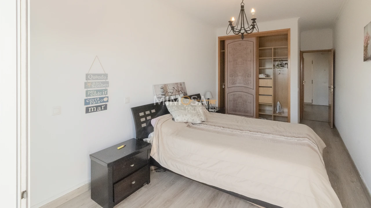 Apartamento T1 para Arrendamento em Lagos (São Sebastião e Santa Maria) Foto 12