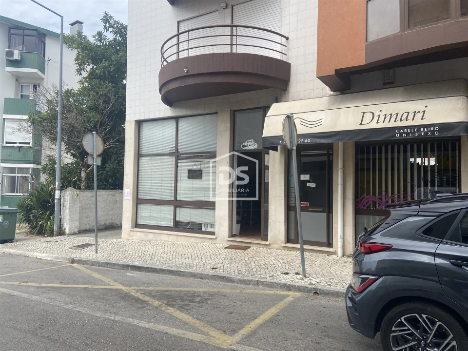 Loja para Venda em Marinha Grande Foto 2