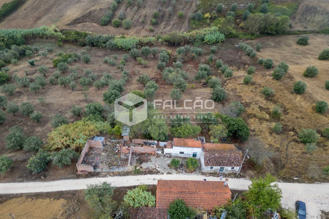 Moradia T2 para Venda em Casével e Vaqueiros Foto 2